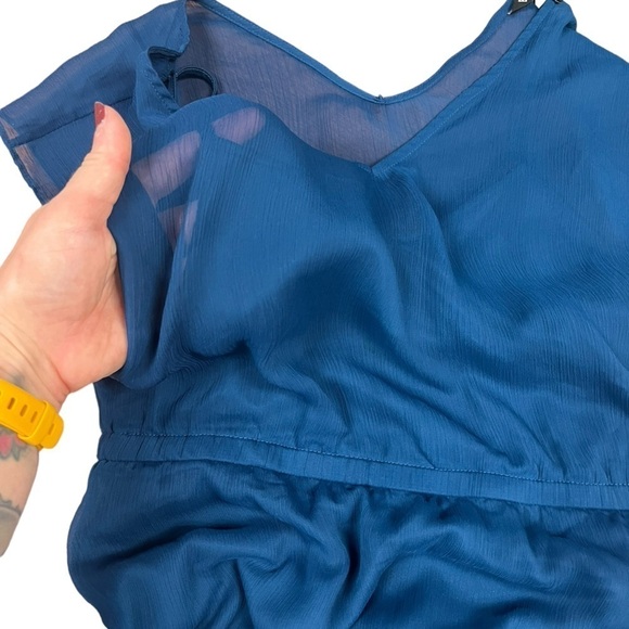 Express Teal Blue Sheer Crepe Overlay Relaxed Fit V-Neck Sz XS - Picture 3 of 7